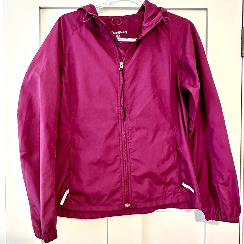 Eddie Bauer Women's Berry Pink Hooded Rain/Wind Jacket • Small